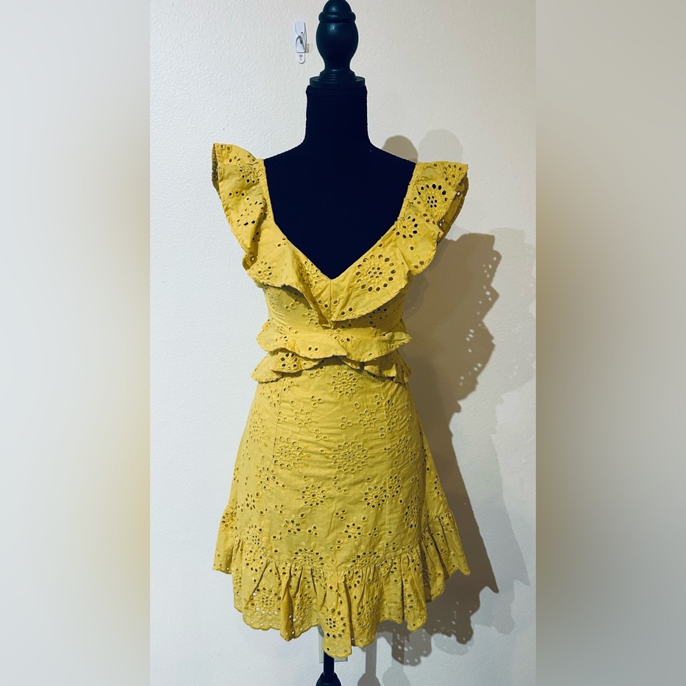 Elora Dress in Mustard
ASTR THE LABEL - Picture 4 of 7